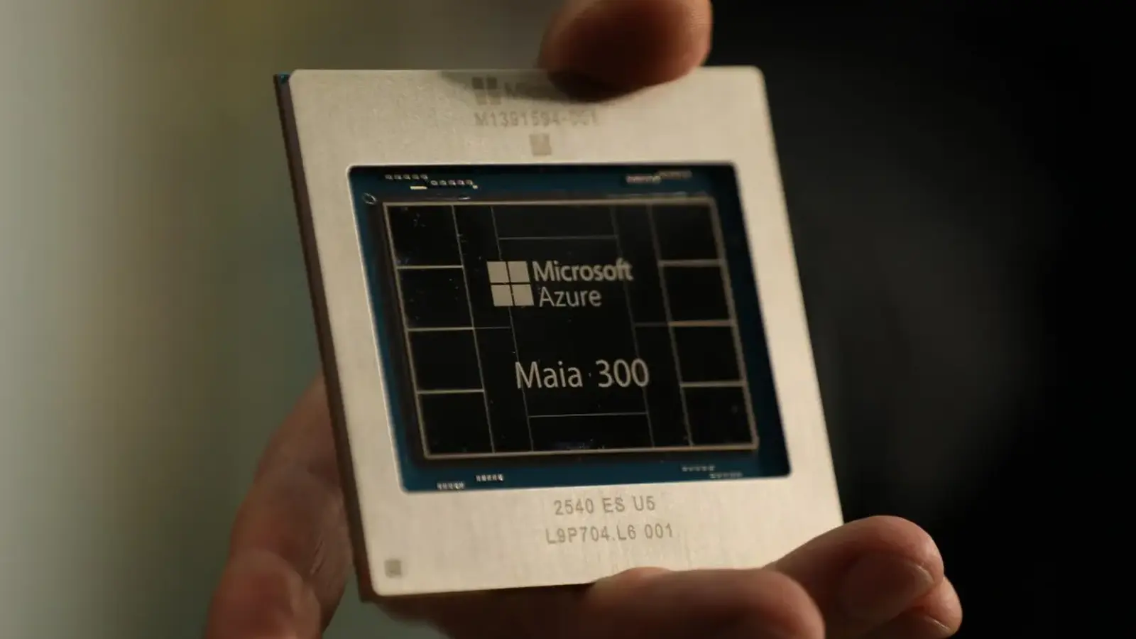 Microsoft Maia 300 : une puce IA d’inférence avancée