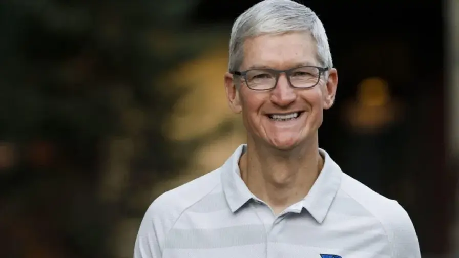 Tim Cook soutient John Ternus à la direction d’Apple